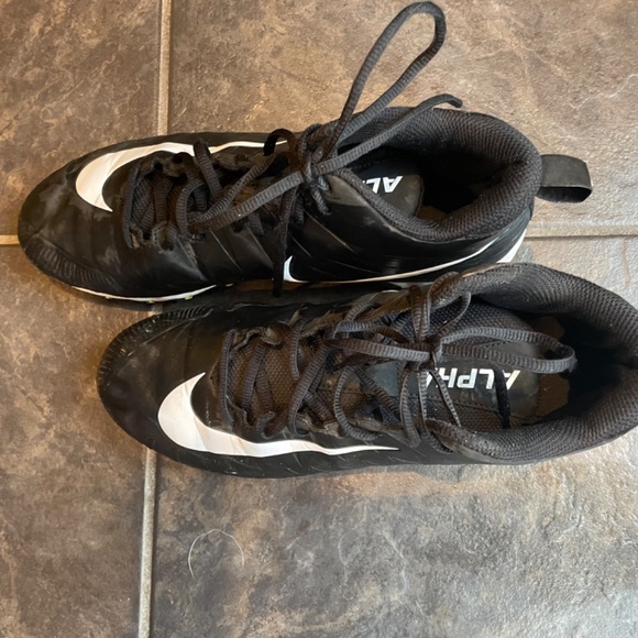 Men’s size 10 Nike alpha football cleats  euc - Picture 2 of 5